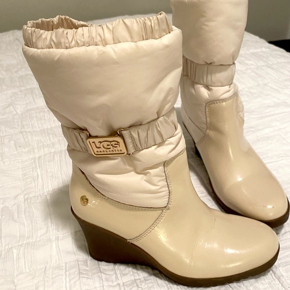 UGG wedge puffer style boot - Picture 5 of 9